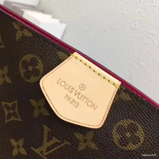 Vuitton Louis MM GRACEFUL 0504